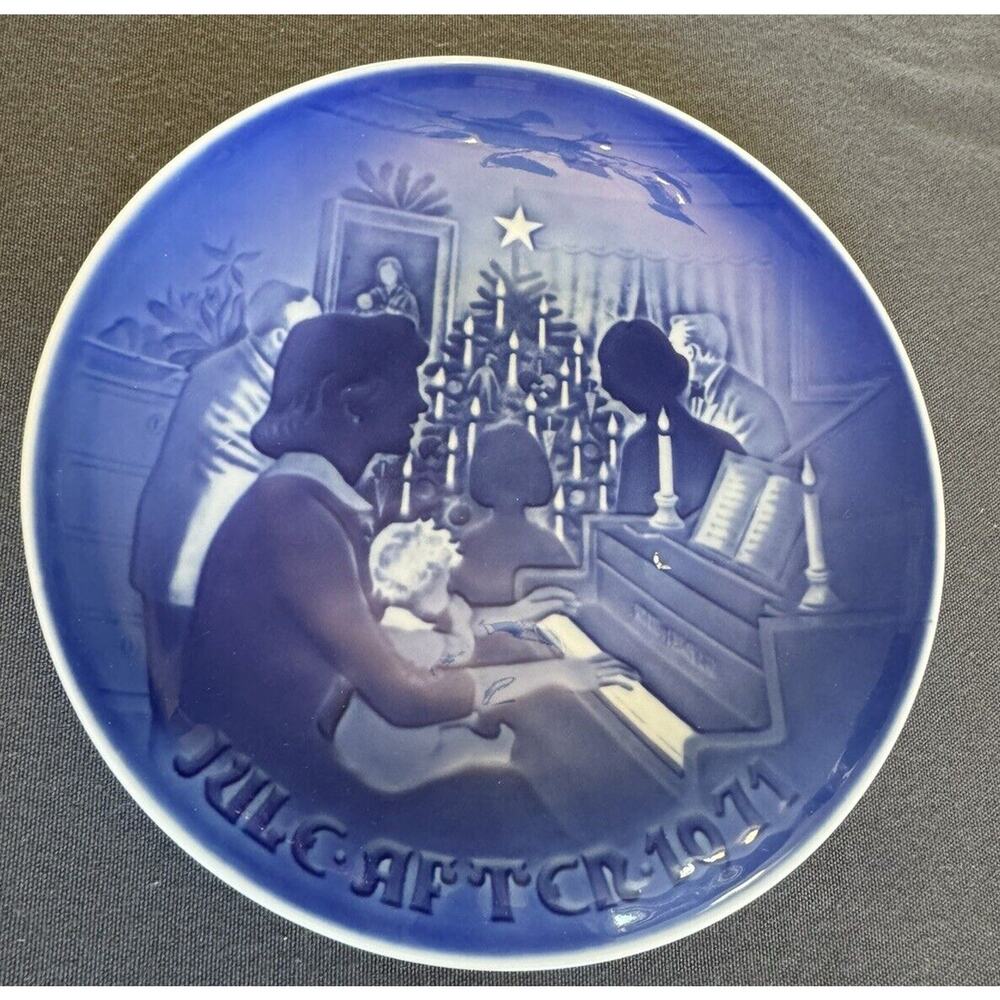 Vtg 1971 Bing & Grondahl Danish Blue White 7” Christmas Plate Christmas At Home